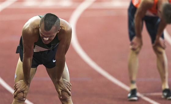 Jakub Holua v cíli závodu na 1 500 metr pi Diamantové lize v Rabatu.