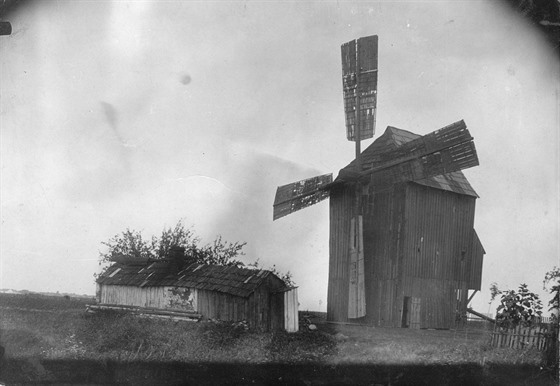 Větrný mlýn stával v Libranticích.