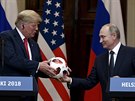 Americký prezident Donald Trump a jeho ruský protějšek Vladimir Putin na...