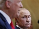 Ruský prezident Vladimir Putin a éf Bílého domu Donald Trump na závrené...