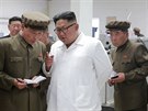 Severokorejský vdce Kim ong-un na inspekci továrny na severu KLDR (17....