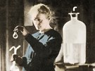 Marie Curie-Skodowská ve vlastní laboratoi