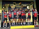 Radost stáje BMC po vítzství v týmové asovce na Tour de France.