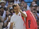 Zklamaný Roger Federer po tvrtfinálové prohe s Kevinem Andersonem.