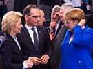 Německá delegace na summitu NATO. Ministryně obrany Ursula von der Leyen, šéf...