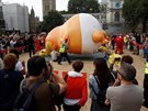 Nafukovací balón v podob amerického  prezidenta Donalda Trumpa se má vznáet...