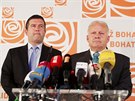 Ministr práce a sociálních věcí Petr Krčál (vpravo) na tiskové konferenci v...