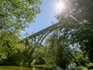 Od roku 1928 se most o dlce 190,5 metru a ce tm devt metr ty zhruba...