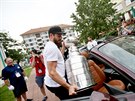 Hokejista Michal Kempn� p�ivezl do Hodon�na Stanley Cup.