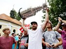 Hokejista Michal Kempn� p�ivezl do Hodon�na Stanley Cup.