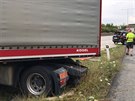Nehoda osobnho auta a kamionu omezila dopravu na Praskm okruhu (10.7.2018)
