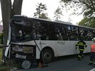 U Hraninch Petrovic na Olomoucku narazil linkov autobus do stromu. Zranilo...