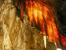 Pohled na jeden ze symbolů Javoříčských jeskyní - úchvatnou Záclonu. Dva metry...