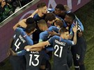 Francouztí fotbalisté se radují z vedoucí branky, kterou v utkání s Belgií...