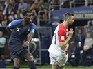 Francouzský středopolař Paul Pogba dává třetí branku svého týmu ve finále s...