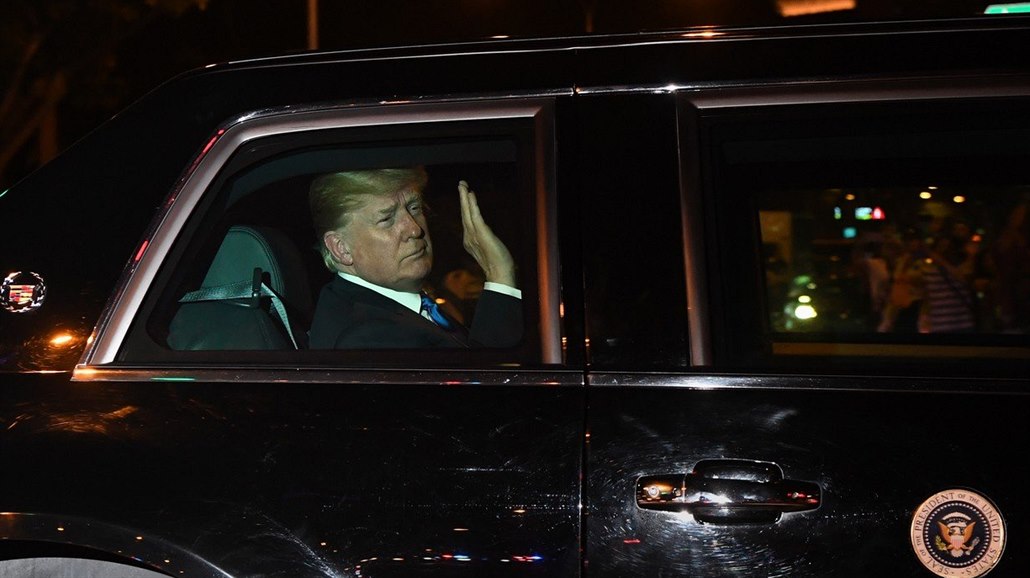 Donald Trump ve svém prezidentském voze