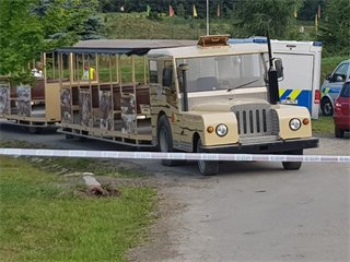 V zábavním areálu Šiklův mlýn zemřel pětiletý chlapec pod koly vláčku (14. 7....