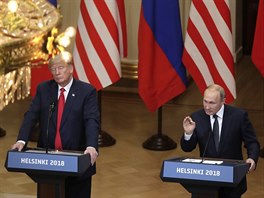 Americký prezident Donald Trump a jeho ruský protjek Vladimir Putin na...