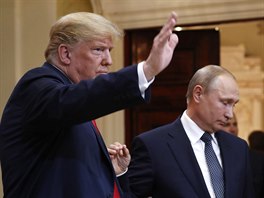 Americký prezident Donald Trump a jeho ruský protjek Vladimir Putin na...