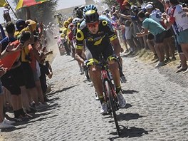 Momentka z devt etapy Tour de France.