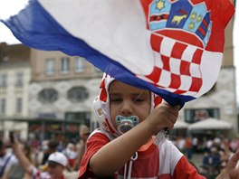 Chorvatský fanoušek vítá své hrdiny po návratu z mistrovství světa.