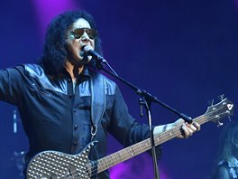 Zpvák a baskytarista kapely Kiss Gene Simmons 15. ervence 2018 na festivalu...