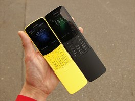 Na první pohled vypadají falená a pravá Nokia 8110 4G stejn, ale i z tohoto...