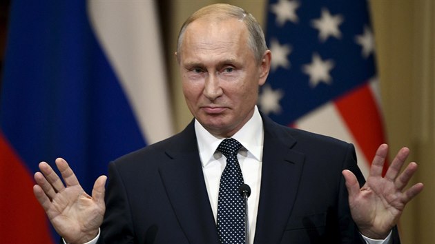 Rusk prezident Vladimir Putin na zvren tiskov konferenci po summitu s Donaldem Trumpem v Helsinkch (16. ervence 2018)