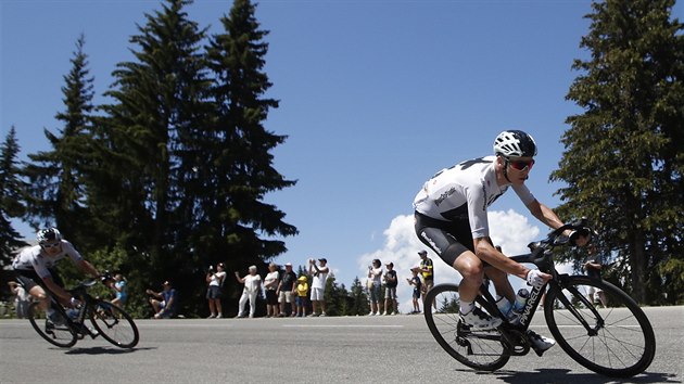 Chris Froome během sjezdu na Tour de France
