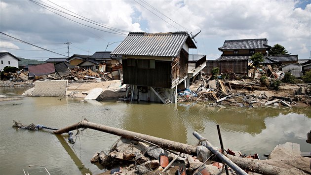 Souasn katastrofln zplavy pat k nejtragitjm ivelnm pohromm v Japonsku za posledn tvrtstolet. (10. ervence 2018)