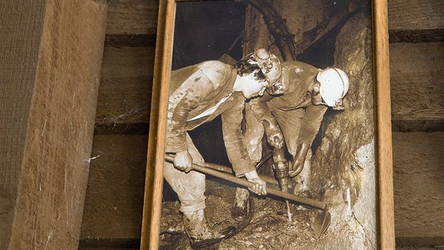 Důl byl spíš menší, pracovalo v něm zhruba šedesát lidí.