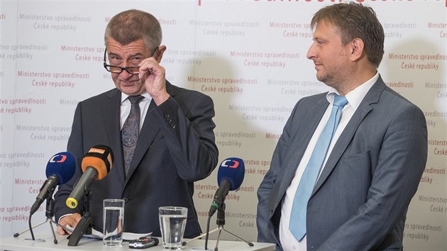Premir Andrej Babi uvedl do adu novho ministra spravedlnosti Jana Knnka. (11. ervence 2018)