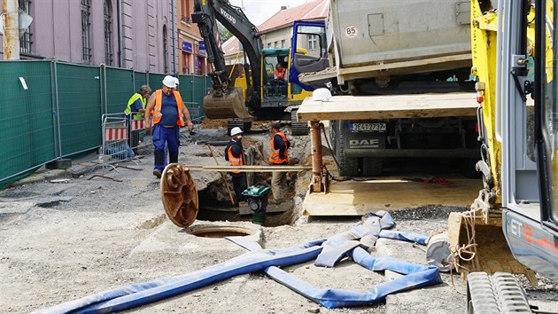 Kolnsk radnice sleduje, jestli dlnci pracuj na Prask ulici dostaten rychle.