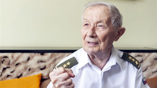 Plukovnk Oldich Vlada ve svch 93 letech (erven 2018)