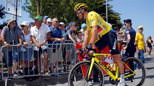 Greg van Avermaet ped startem tvrt etapy Tour.