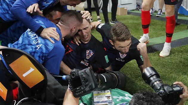 Povalen fotograf Yuri Cortez zskv uniktn snmky radosti chorvatskch fotbalist.