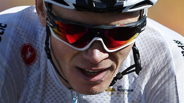 Chris Froome v cli jedenct etapy Tour de France.