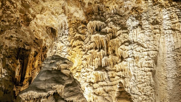 Pohled na jednu z dominant krpnkov vzdoby stn Dmu gigant, takzvanou Niagaru nebo Niagarsk vodopdy