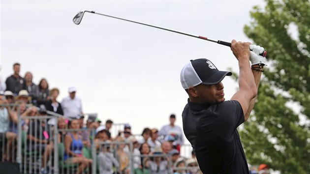 Stephen Curry na golfovm turnaji American Century Championship