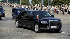 Limuzína Vladimira Putina projídí Helsinkami (16. ervence 2018)