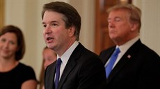 Kandidát na soudce Nejvyího soudu USA Brett Kavanaugh a prezident Donald...