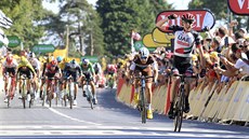 Dan Martin slaví druhé vítzství v kariée na Tour de France.