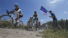 Romain Bardet na kostkách v deváté etap Tour de France.