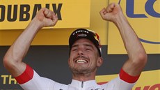 John Degenkolb slaví vítzství v deváté etap Tour de France.