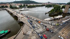 Nutná oprava Jiráskova mostu mla být provedena u v roce 2017.