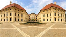 Barokní zámek Slavkov u Brna n�mecky známý jako Austerlitz