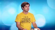 Spoluzakladatel projektu Trash Hero Jan Bare v diskusním poadu iDNES.cz...