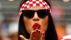 PUSU PRO TSTÍ. Chorvatská fanynka ped finále mistrovství svta v Rusku.