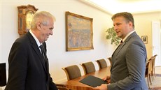 Prezident Milo Zeman jmenoval Jana Knínka ministrem spravedlnosti (10....