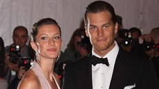 S man�elem Tomem Bradym se poznali o Vánocích roku 2006, kdy� jim spole�ný...